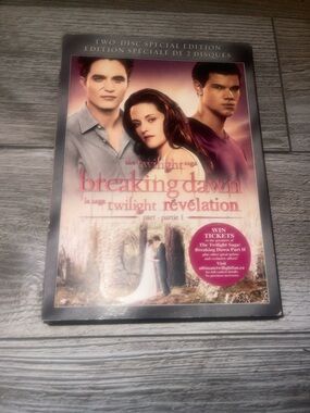 Twilight Saga: Breaking Dawn - Part 1 (Two-Disc Special Edition) - Pink Cover